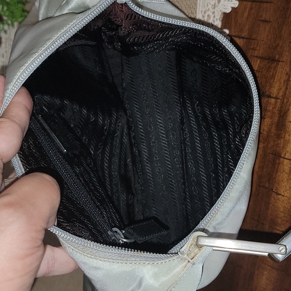 Authentic Prada shoulder bag - Picture 9 of 10